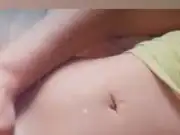4k bi girl plays with herself